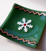 6 1/4" squared Xmas dish 2